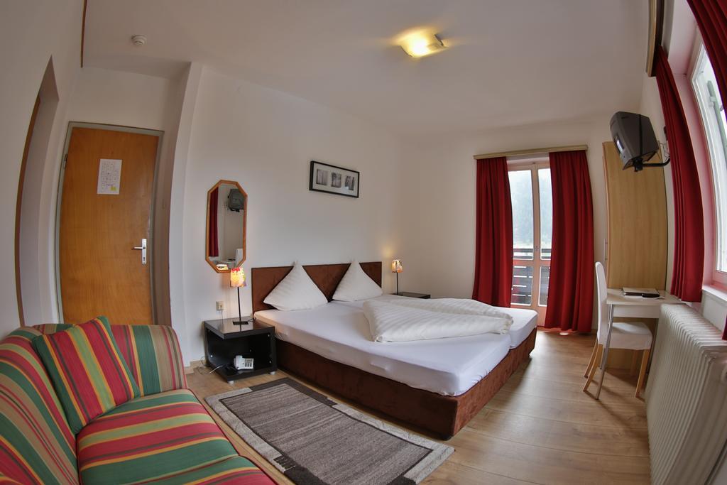Alpenhotel Oetz Εξωτερικό φωτογραφία